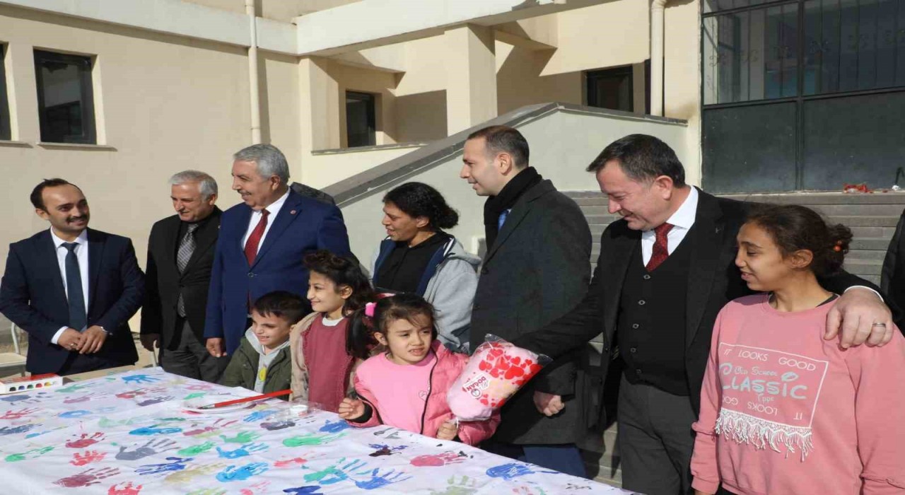 Doğan, “Sevginin aşamayacağı hiç bir engel yoktur”