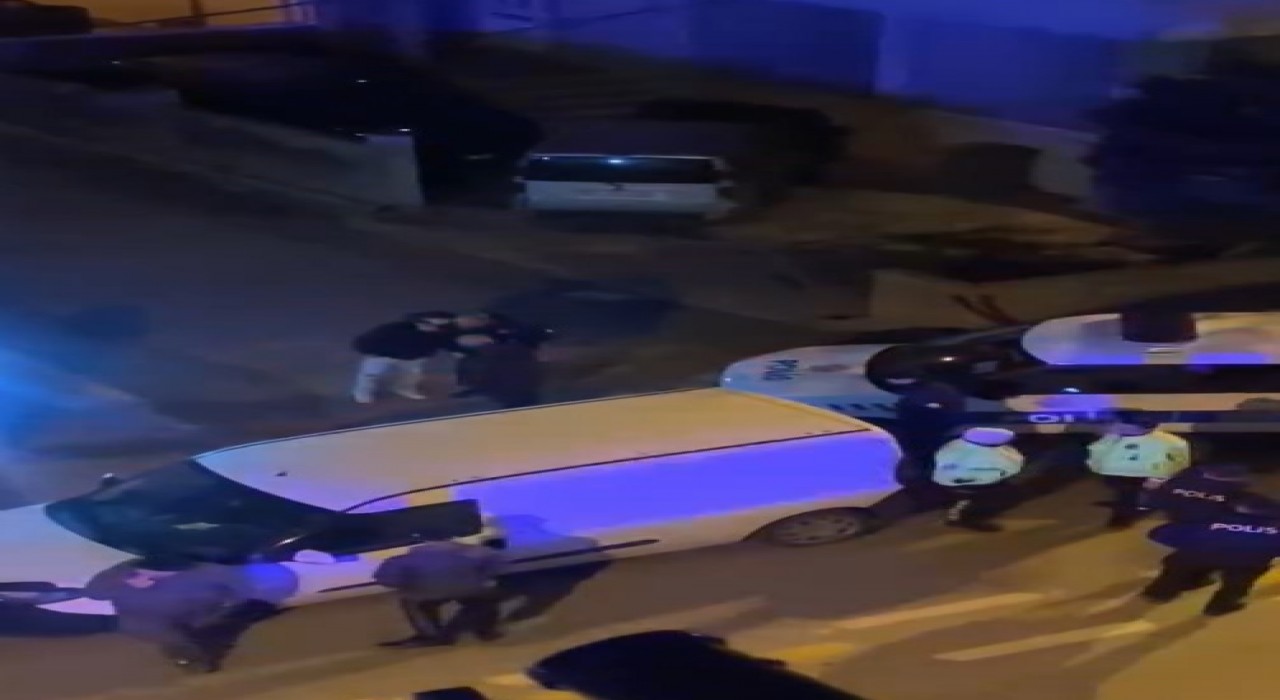 Drift atıp, polise aracına çarptı: Benim arabamı bağlayamaz, hodri meydan