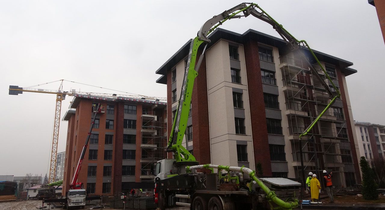 Ebrar Sitesi’nde Yeniden İnşa Çalışmaları Tüm Hızıyla Sürüyor