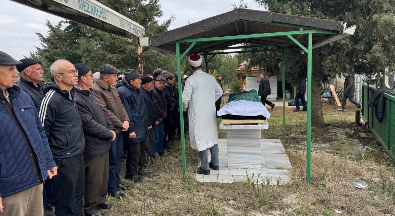 Edirnedeki kazada hayatını kaybeden 2 kişi Tekirdağda defnedildi
