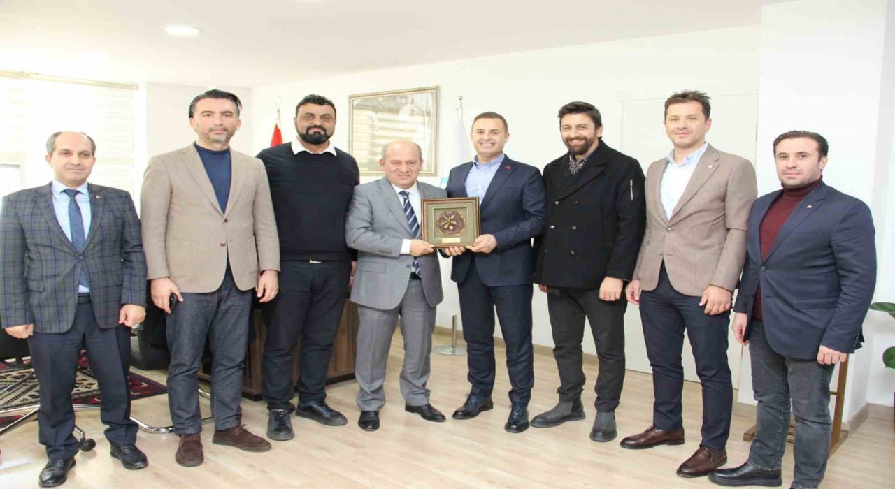 Edremit Ticaret Odası Yönetim Kurulu üyelerinden Başkan Akına ziyaret
