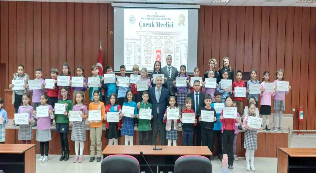 Efelerde Çocuk Meclisi toplandı