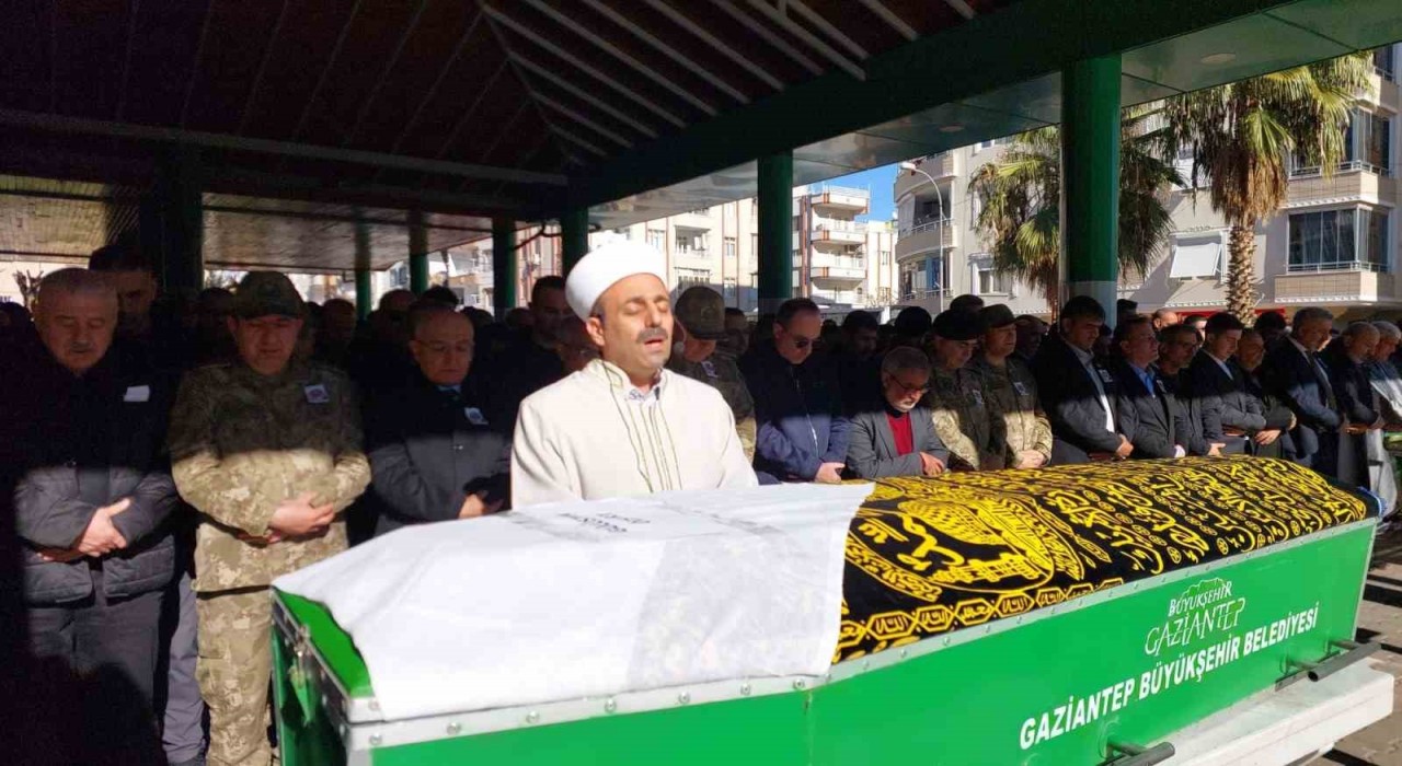 Ege Ordu Komutanı Orgeneral İrfan Özsertin anne acısı