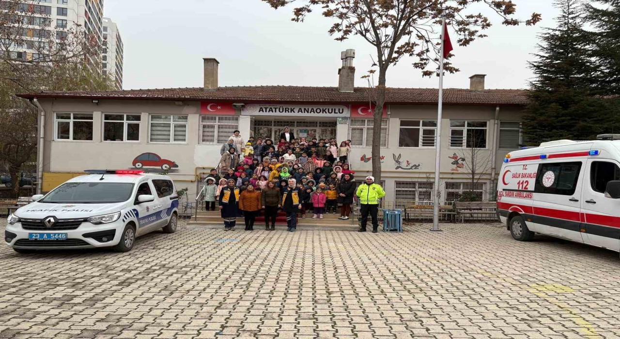 Elazığda fermuar sistemi ile yaşama yol ver kampanyası sürüyor