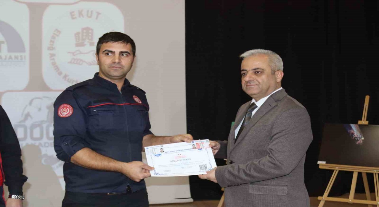 Elazığda Su Altı Arama ve Kurtarma Ekibi sertifikalarını aldı