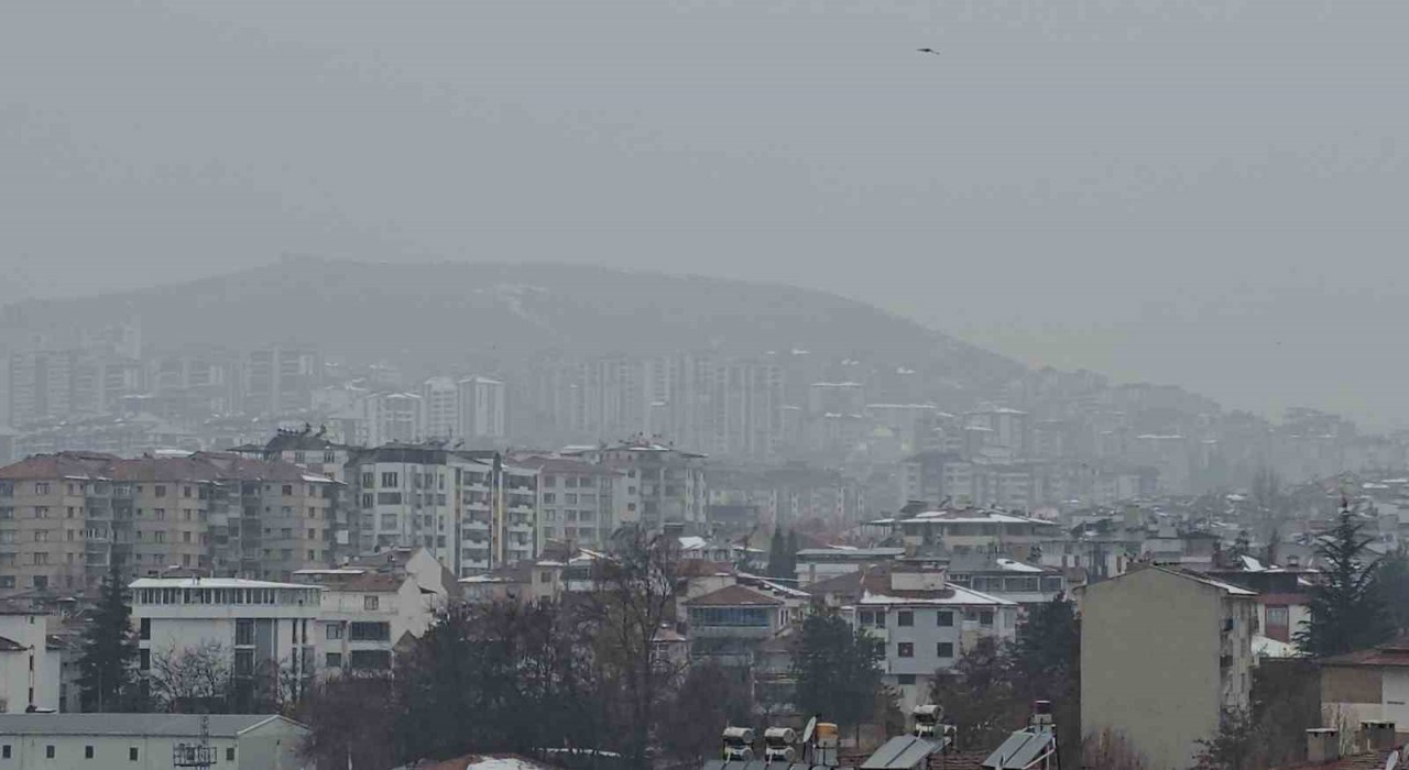 Elazığın yüksek kesimlerinde sis etkili oldu