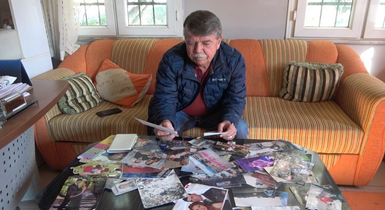 Enkazdan Çıkan Fotoğraflar Sahiplerini Sevindirdi