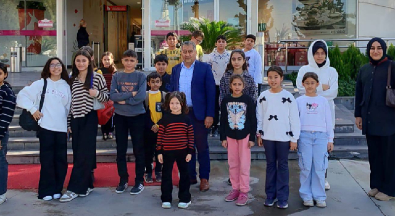 Erzinli Öğrenciler Osmaniye'de Keyifli Dakikalar Yaşadı