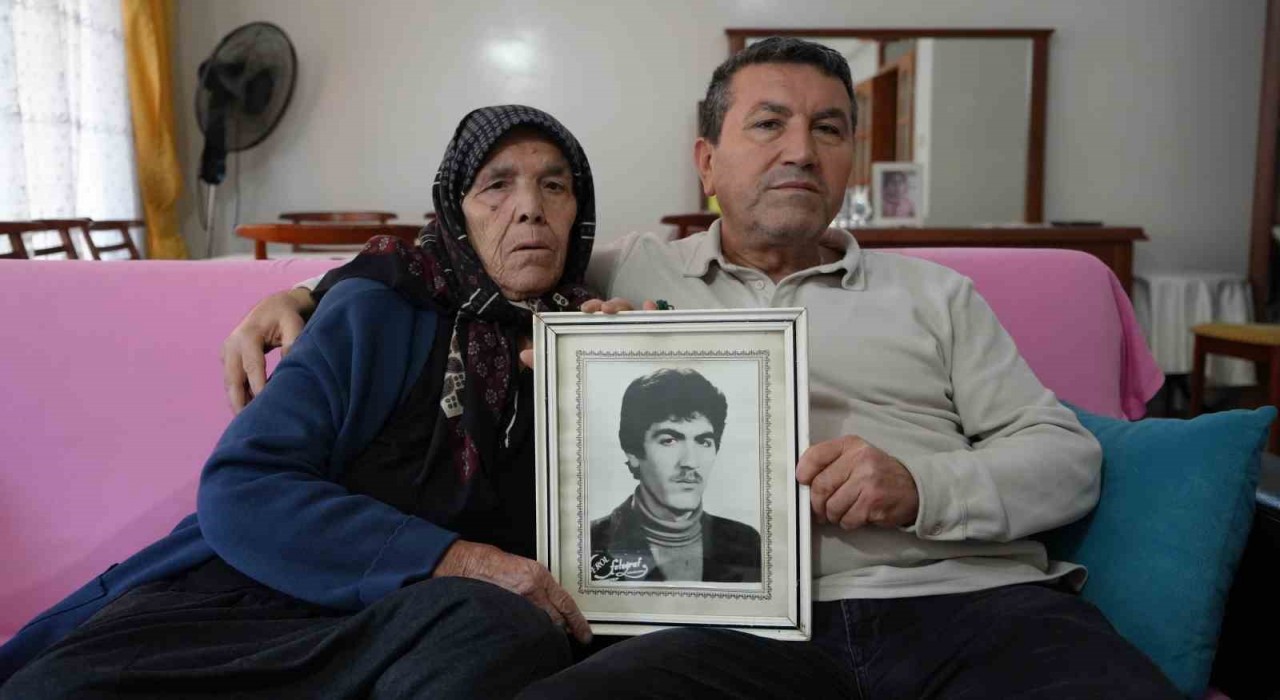 Esad esaretinden 28 yıl sonra kurtulan Türkün hapishaneden çıkış görüntüsü var ama kendisi yok