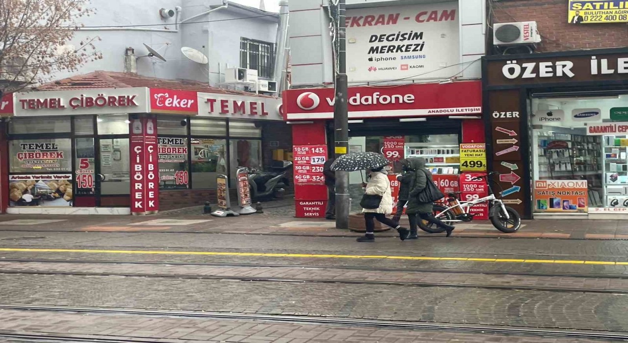 Eskişehirde yağış etkili oldu