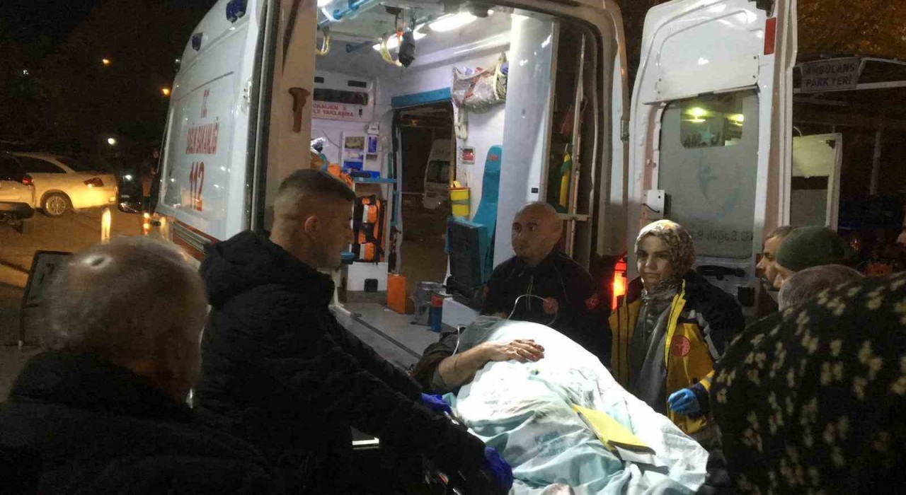 Freni boşalan minibüs devrildi: 2si ağır 9 yaralı