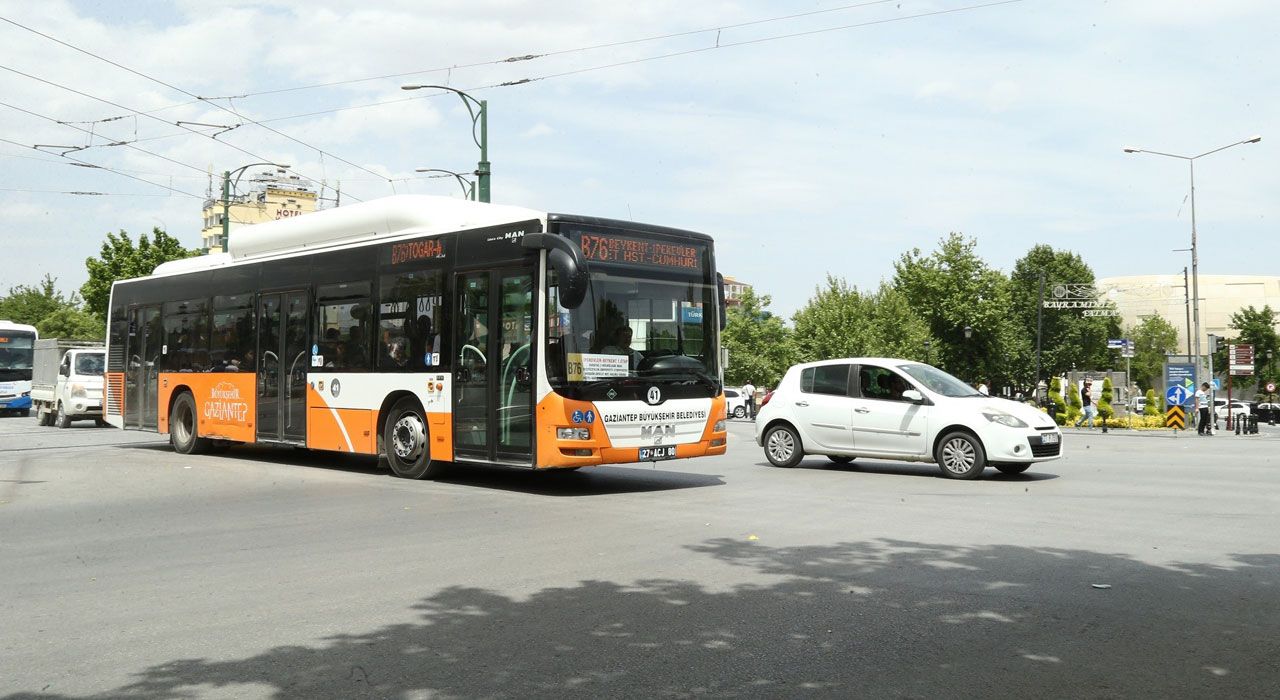 Gaziantep Büyükşehir’den Öğrenci ve Öğretmenlere Toplu Taşıma Desteği