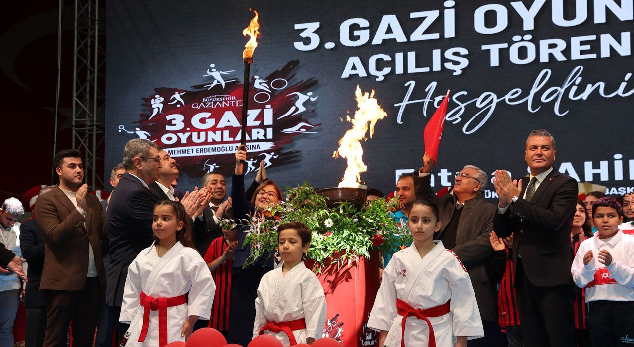 Gaziantep’te Gazi Oyunları Coşkuyla Başladı