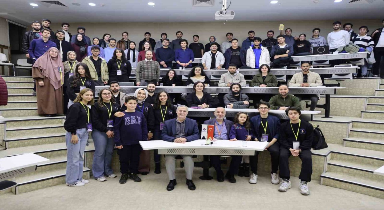 Genç yazılımcılar HKÜ Web Hackathonda yarıştı