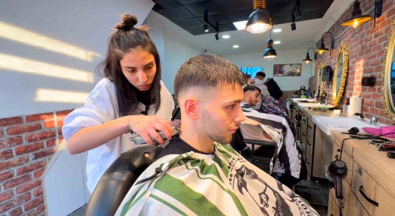 Giresunun tek kadın erkek kuaförünü görenler şaşkınlıklarını gizleyemiyor