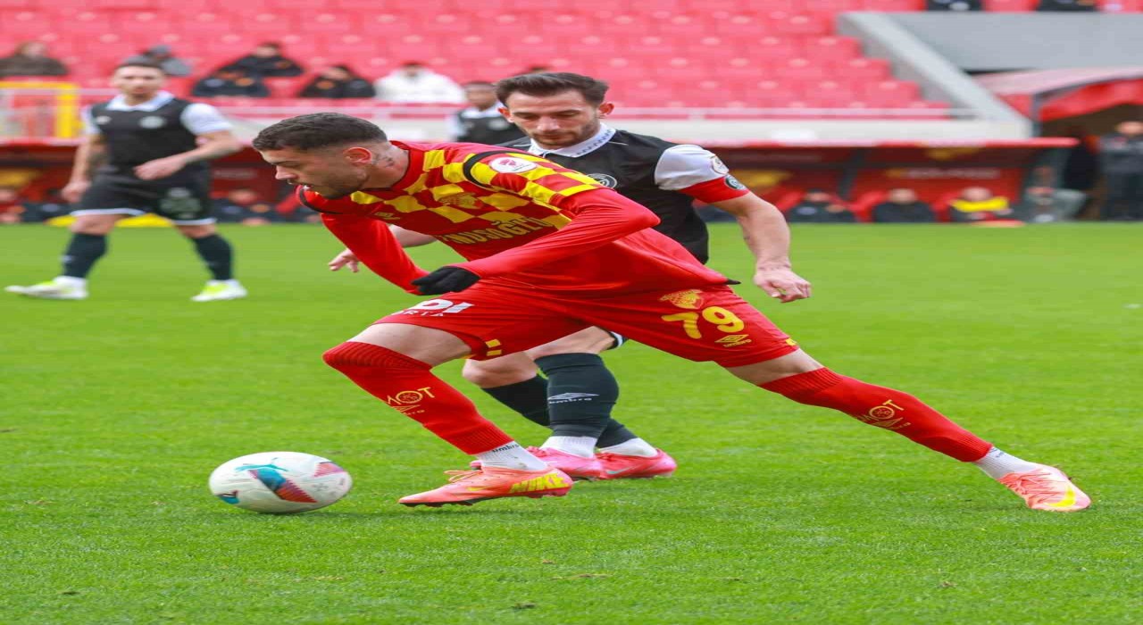 Göztepe, hazırlık maçında Manisa FKya yenildi