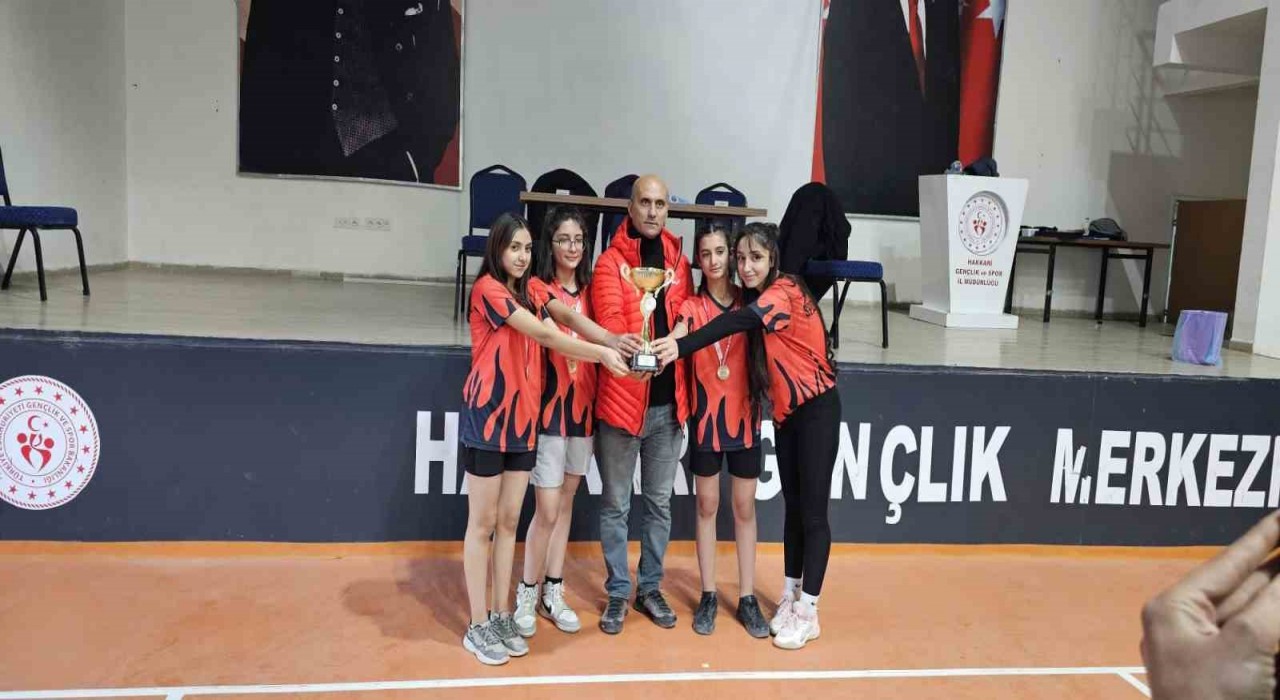 Hakkaride masa tenisi turnuvası sona erdi