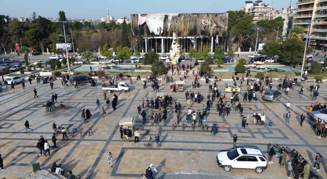 Halepin merkezinde yoğun hareketlilik yaşanıyor