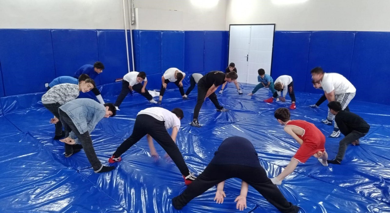 Hasköyde güreş antrenmanları hız kesmeden devam ediyor