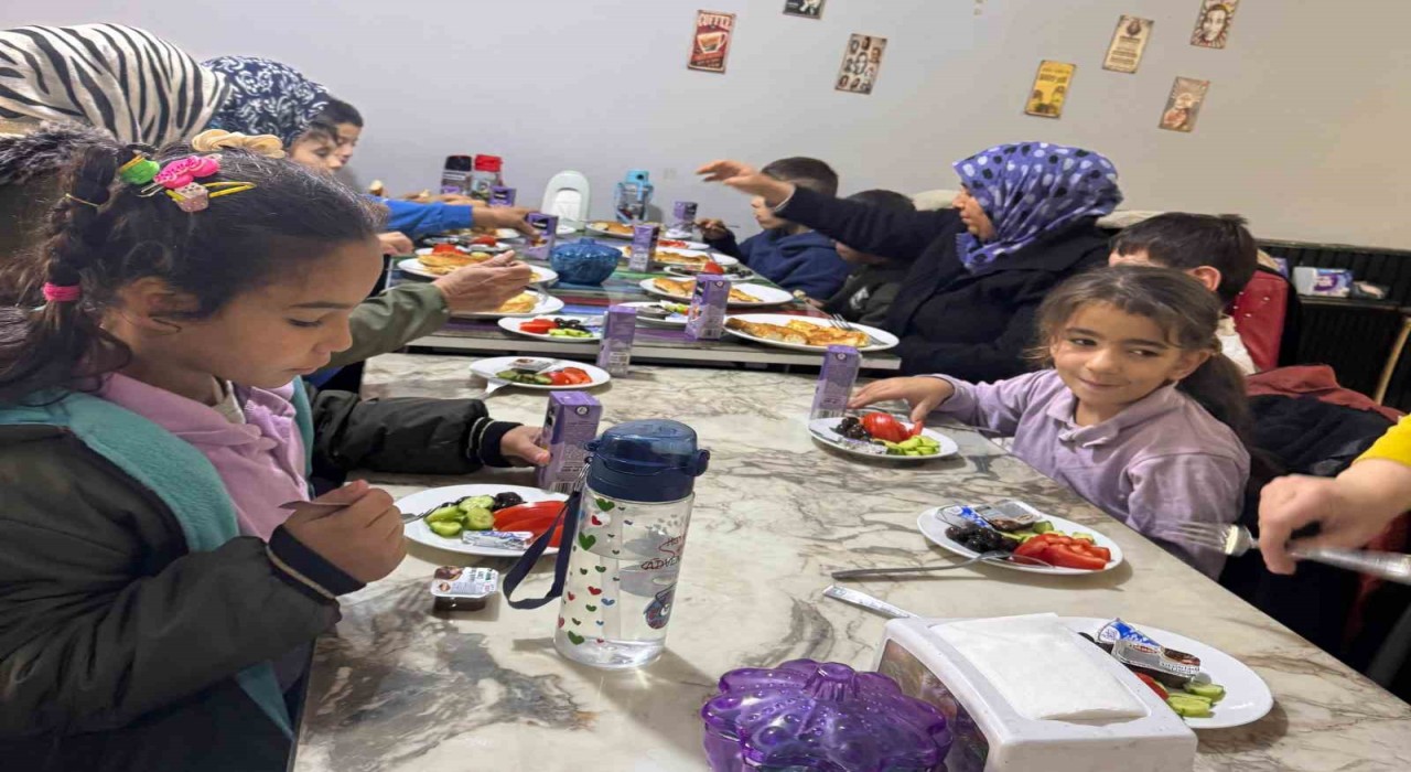 Hisarcıkta özel öğrenciler kahvaltıda buluştu