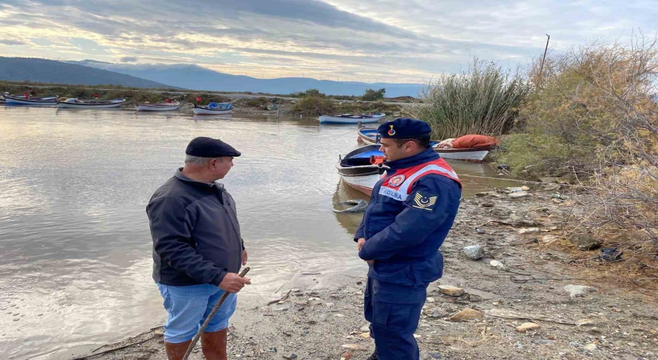 Jandarma Bafa Gölünde denetimlere devam ediyor
