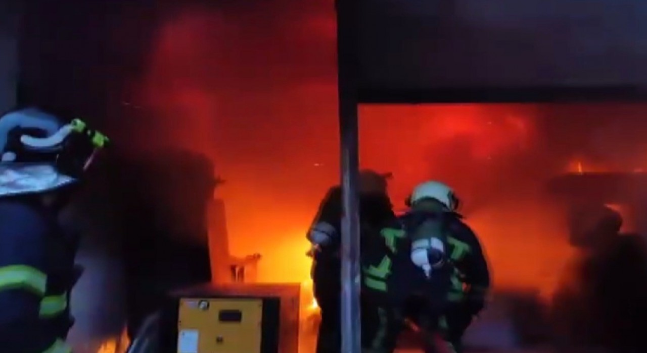 Kahramanmaraşta iş yeri yangını söndürüldü