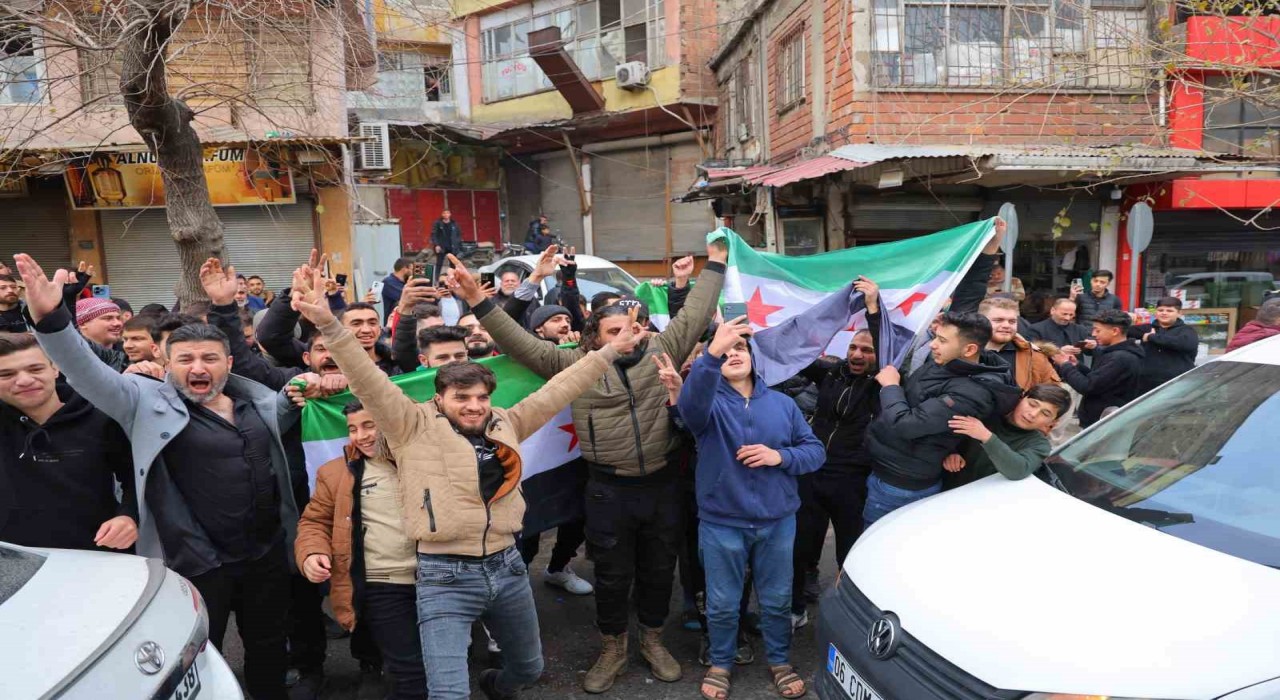 Kahramanmaraştaki Suriyeliler Esedın gidişini kutladı