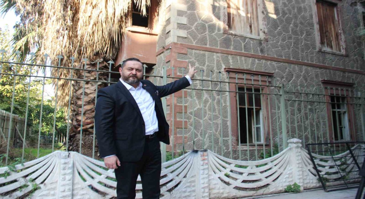 Karşıyakanın simge yapısı Mahfel yıllardır sahipsiz