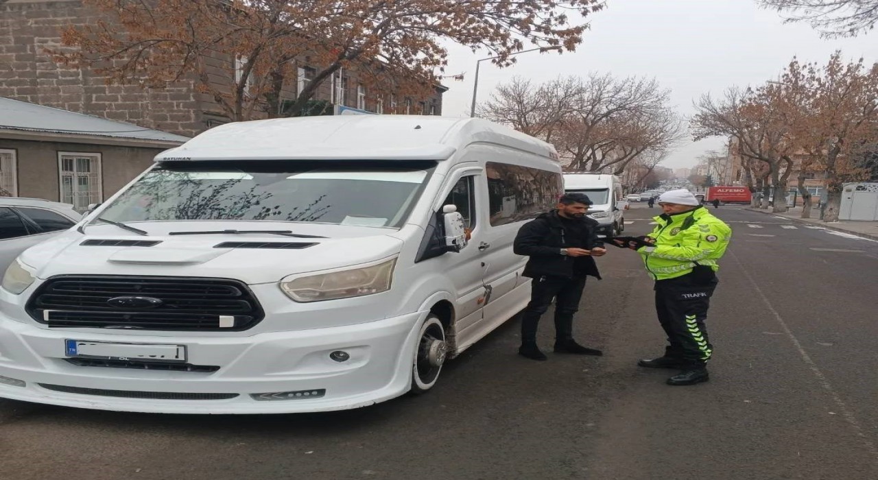 Karsta okul servislerine trafik denetimi