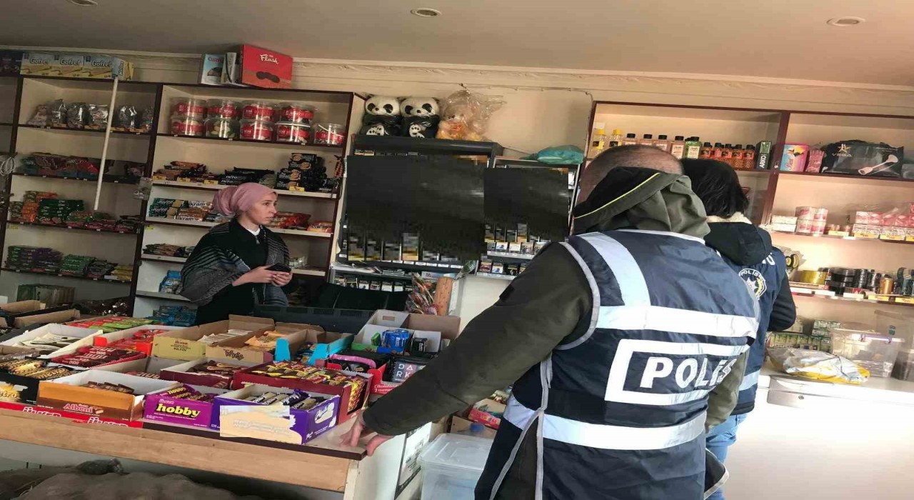 Karsta polis, okul çevrelerinde kuş uçurtmuyor