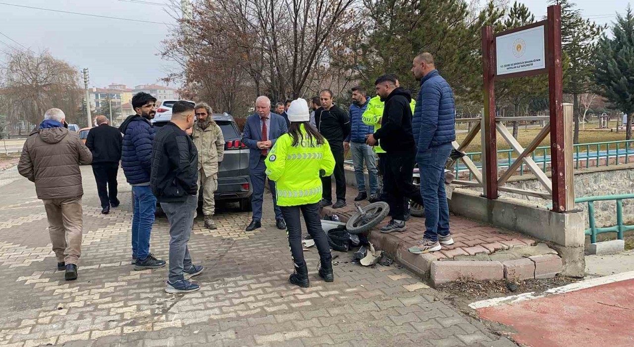 Konya'da SUV araç ile motosiklet çarpıştı: 1 yaralı