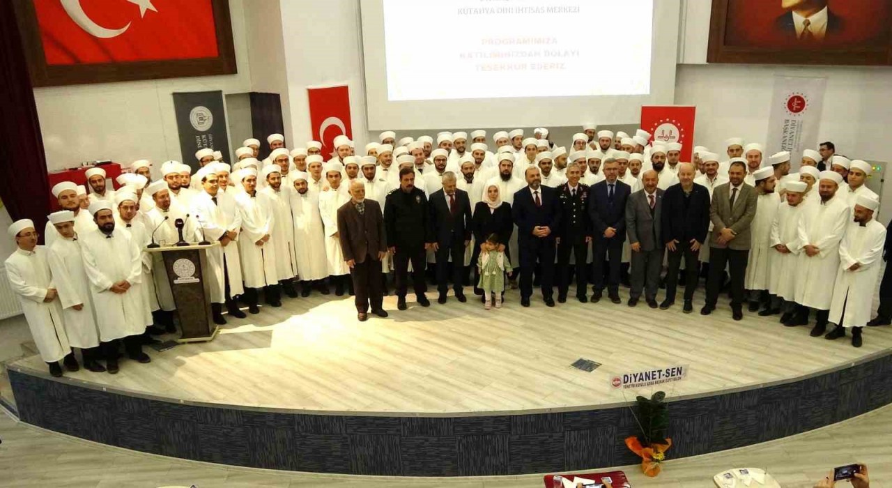 Kütahyada 92 aday din görevlisi mezun oldu