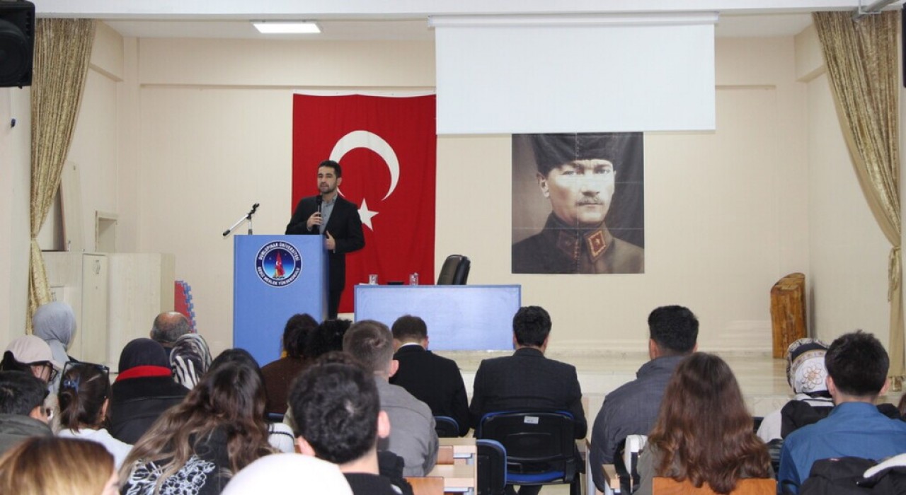 Kütahyada Yeni medyada ifade özgürlüğü” konulu konferans