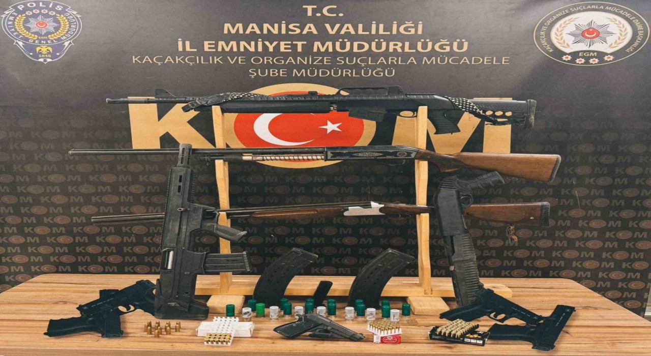 Manisa ve Bursada silah tacirlerine eş zamanlı operasyon