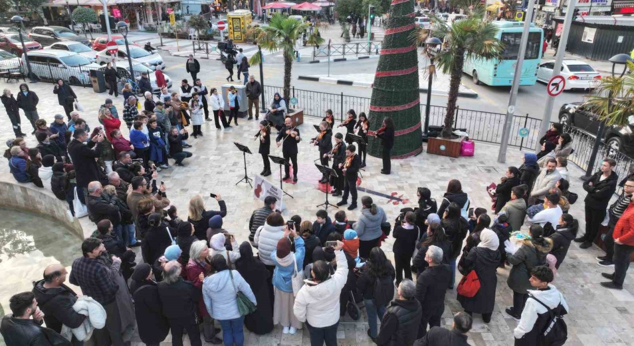 Manisada 13 Aralık Dünya Keman Gününe özel konser