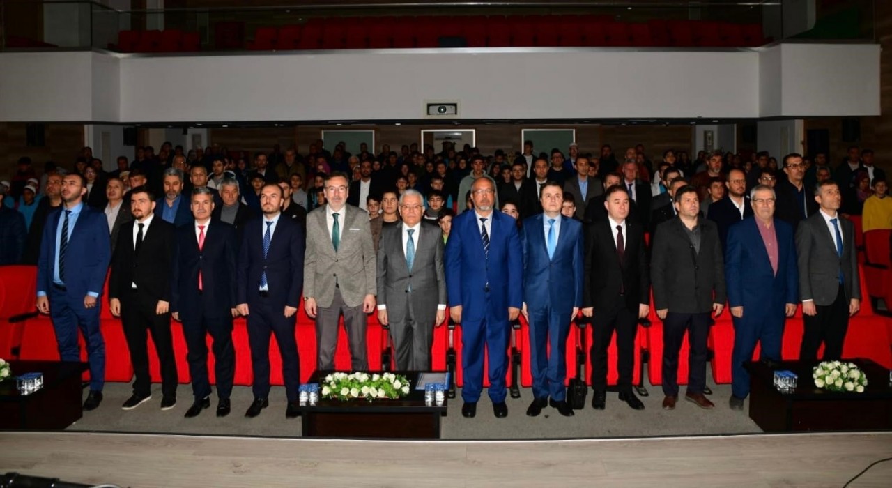 Manisanın en güzel Kuran-ı Kerim okuyanı Akhisardan