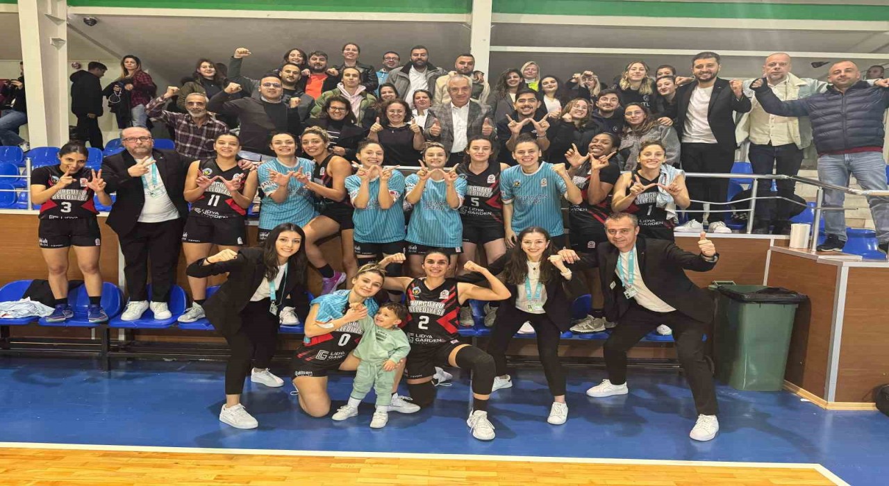 Manisanın tek kadın basketbol takımından farklı galibiyet