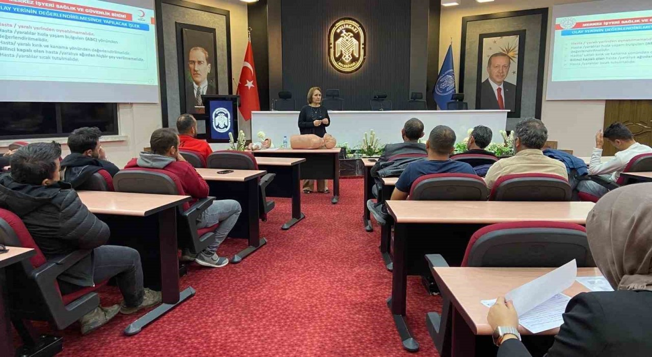 Melikgazi Belediyesinden personellerine ilk yardım eğitimi