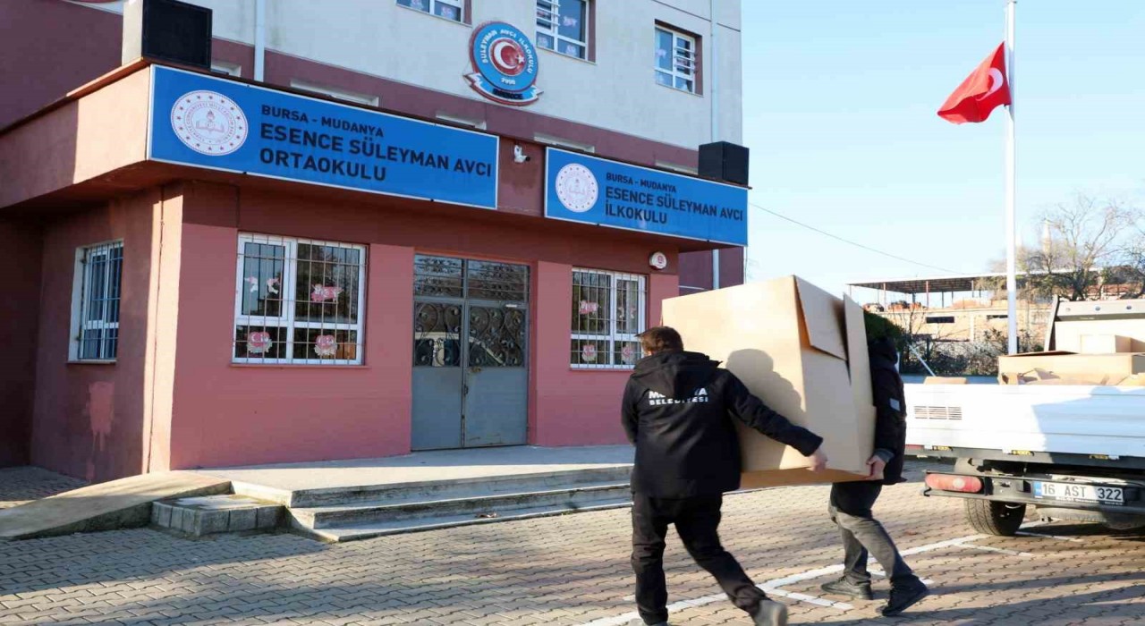 Mudanya Belediyesinden öğrencilere çifte destek