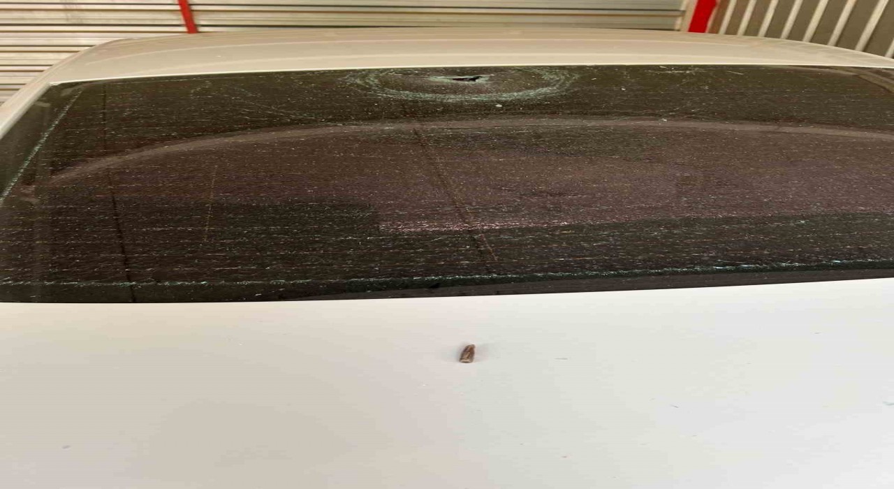 Nusaybinde Suriyeden gelen yorgun mermiler araçlara isabet etti