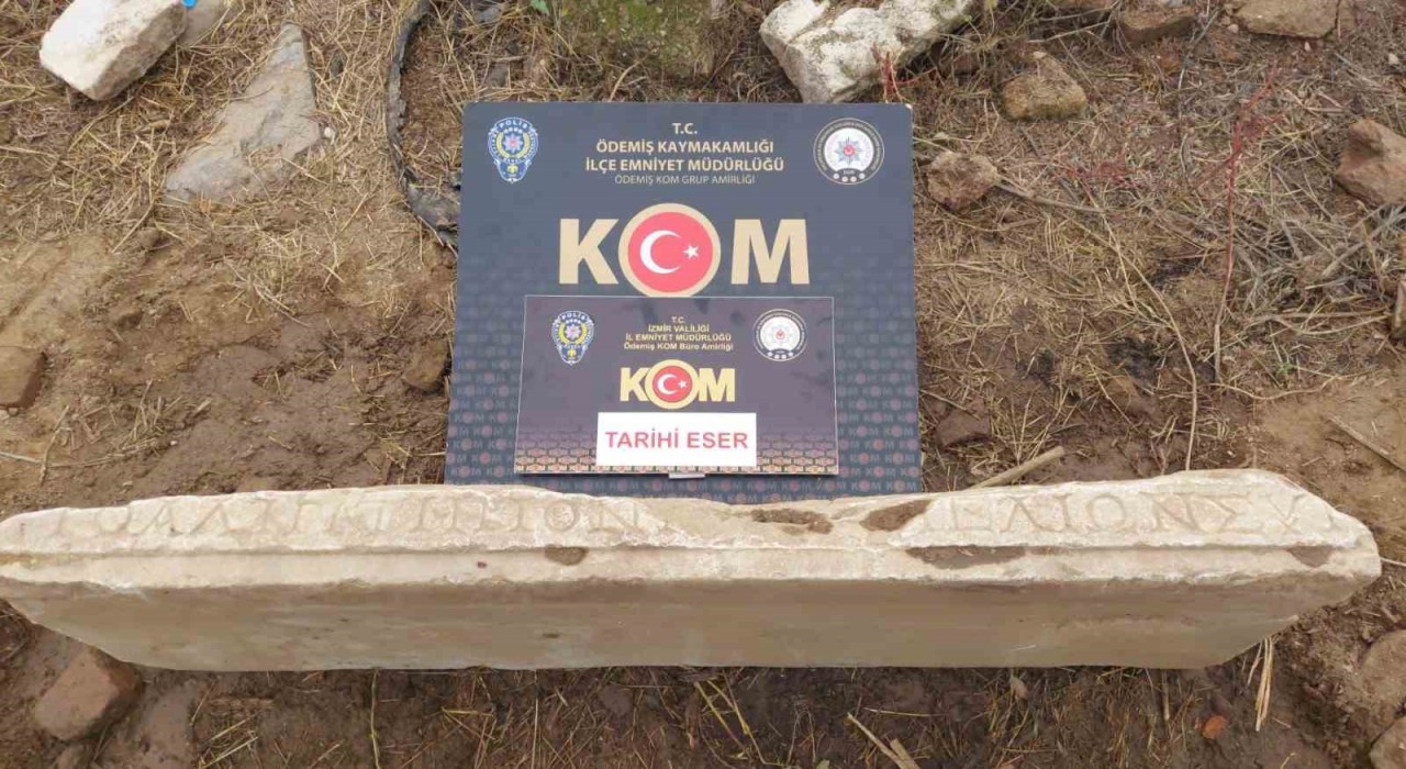 Ödemişte Bizans dönemi hac işaretli kilise levhası ele geçirildi