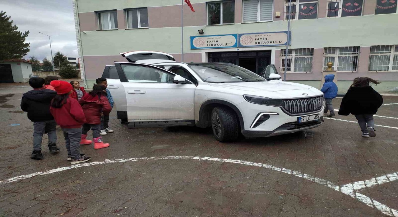 Öğrenciler yerli malın önemini Togg ile öğrendi