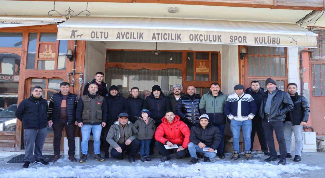 Oltuda 17 avcı sınava girdi