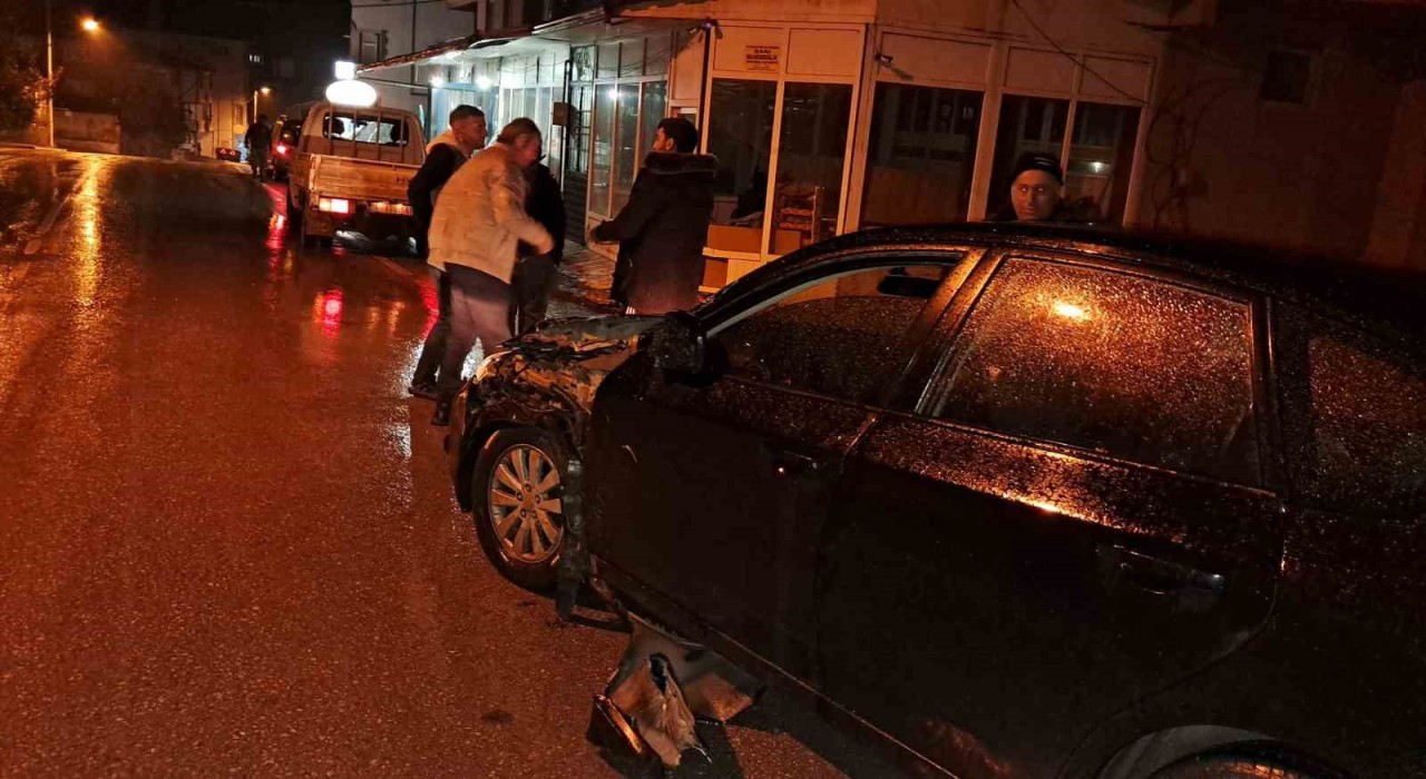 Önce traktöre sonra tıra çarptı: Burnu bile kanamadı