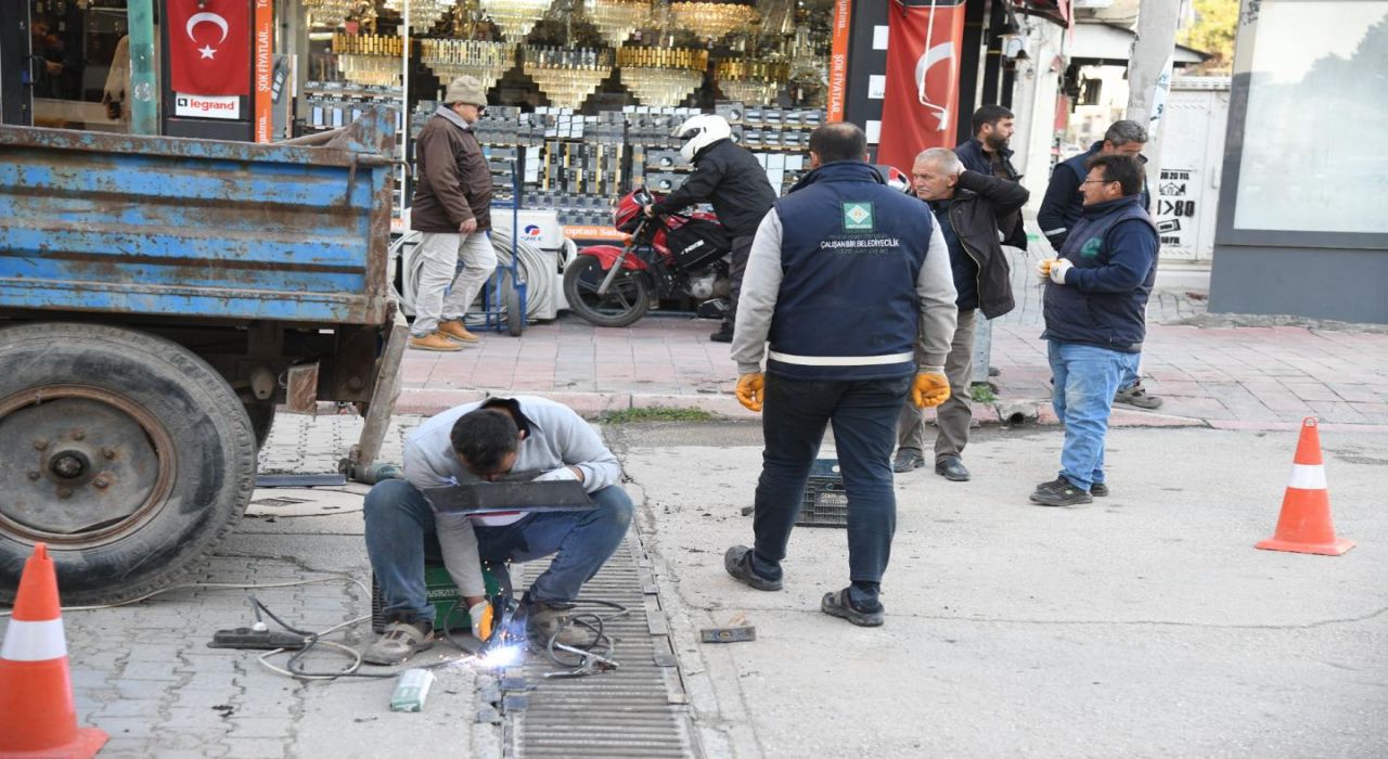 Osmaniye Belediyesi'nden Taşkınlara Karşı Mazgal Temizliği