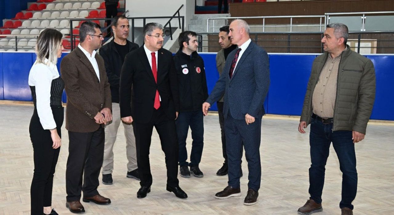 Osmaniye Valisi Yılmaz Merkez Spor Salonu’nda İncelemelerde Bulundu