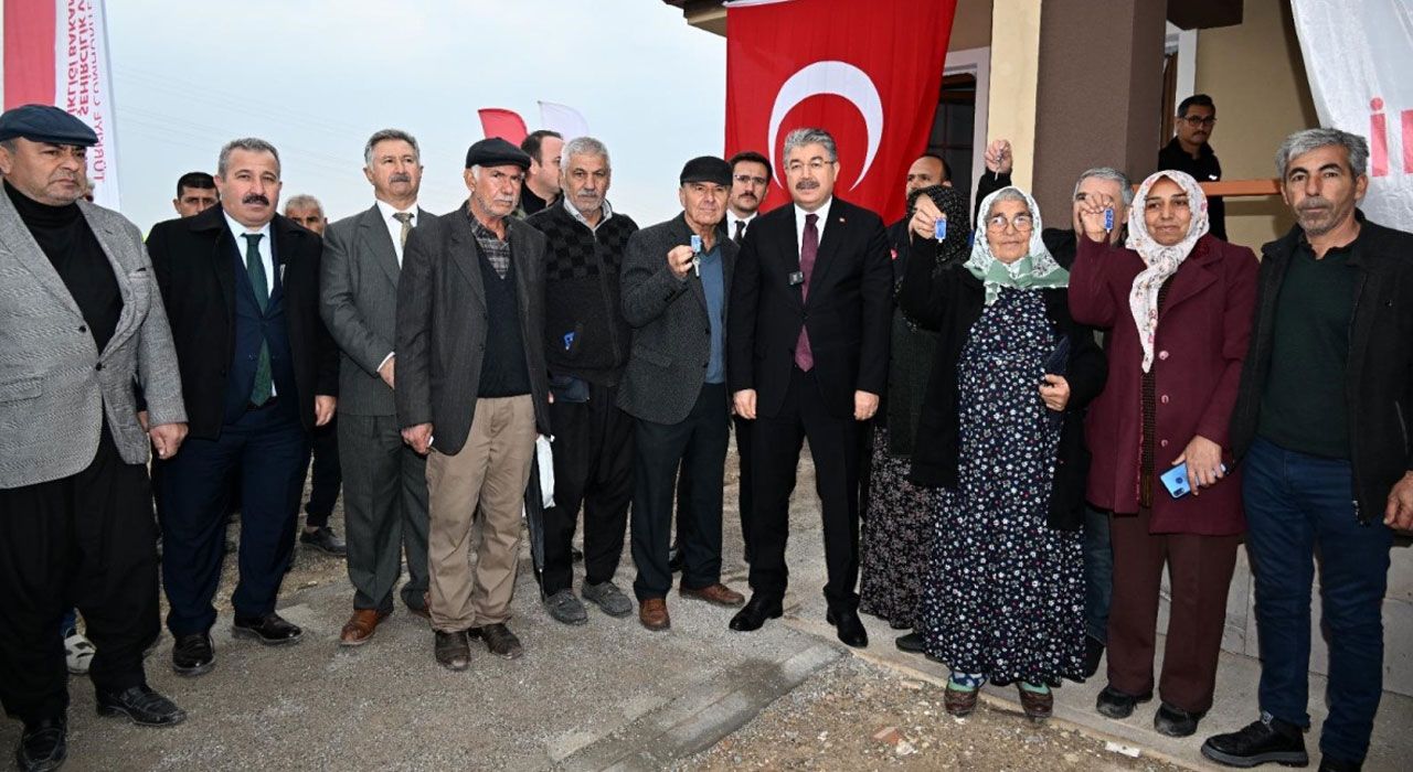 Osmaniye’de 50 Köy Konutunun Anahtarları Hak Sahiplerine Teslim Edildi