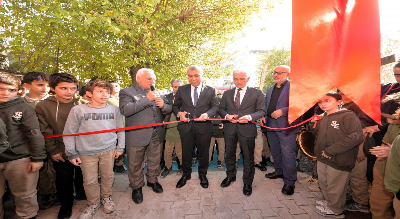 Osmaniye’de Şehit Bekir Evren İmam Hatip Ortaokulu Mescidi Dualarla Açıldı