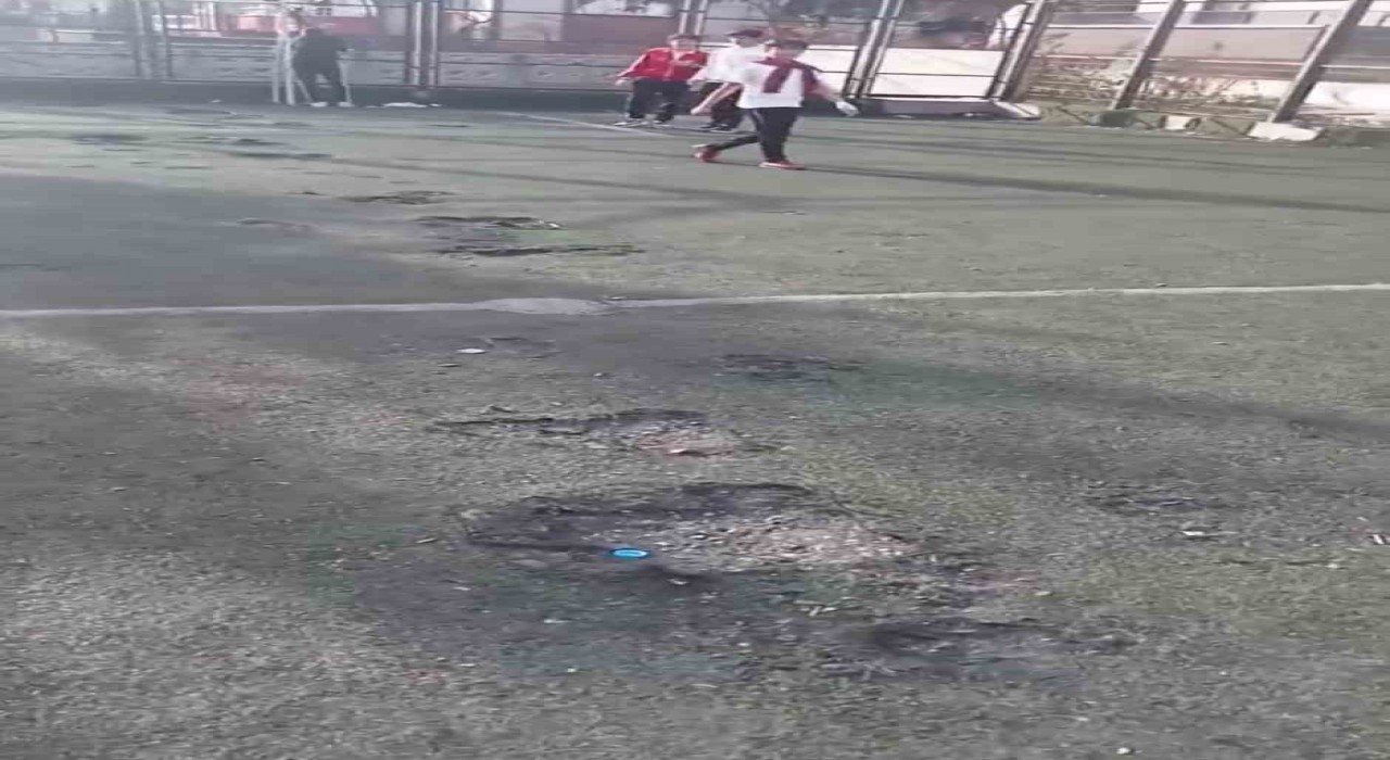 Patates tarlası değil, futbol sahası