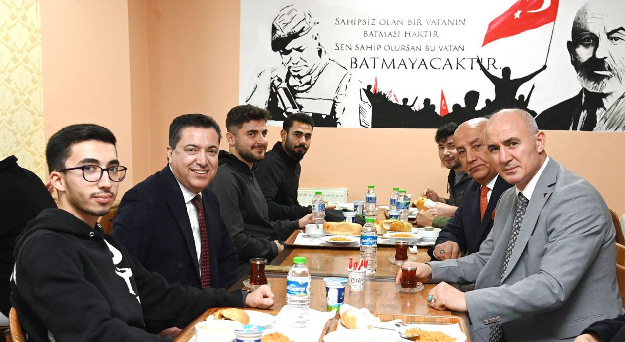Rektör Uzun Öğrenci Yurtlarını Ziyaret Etti